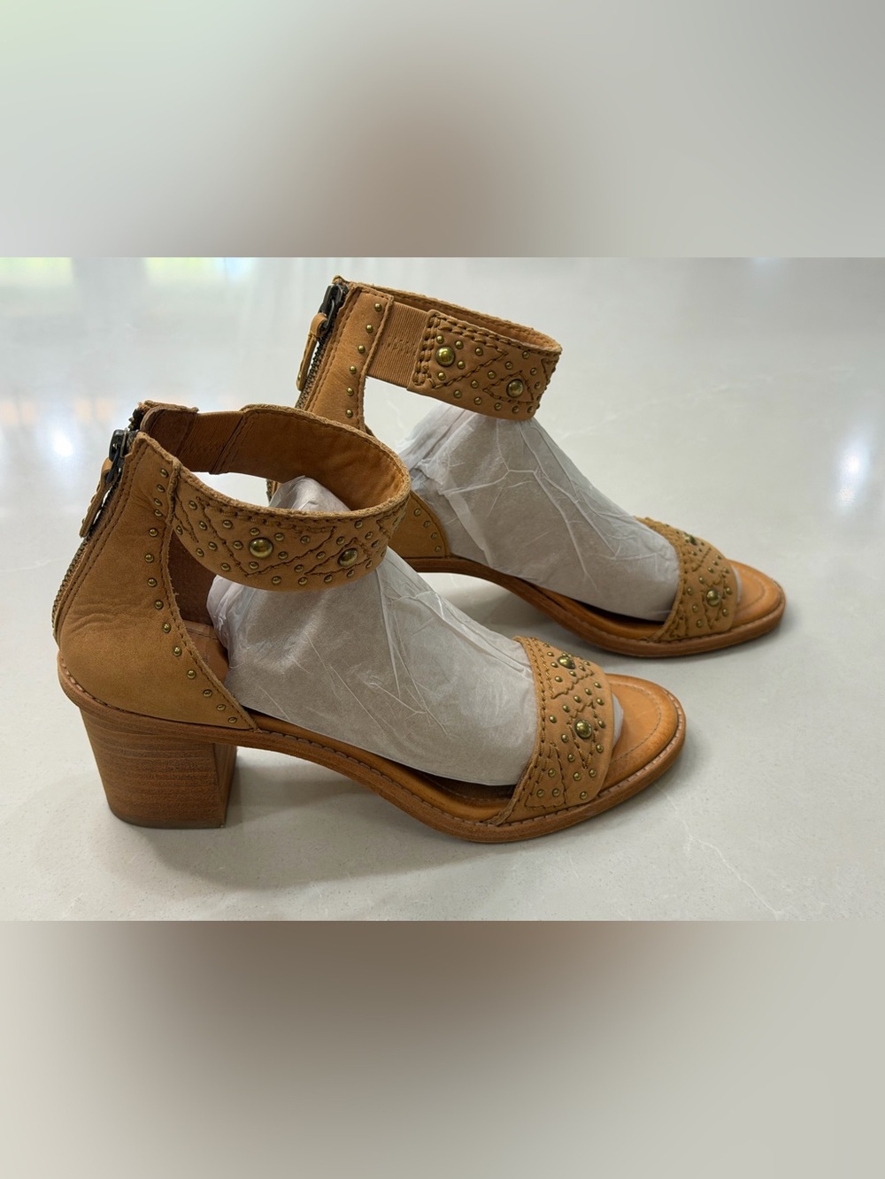 FRYE Brielle Deco Studded Ankle Strap Wood Block Heel Sandal Tan 8.5M Boho